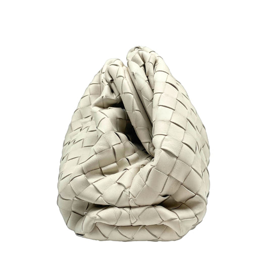 Bottega Veneta The Pouch Leather Clutch in Ecru
