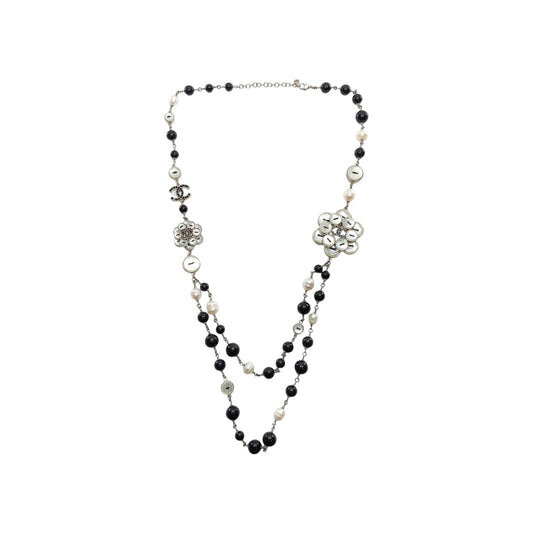 Chanel Black White Pearl CC Logo Necklace