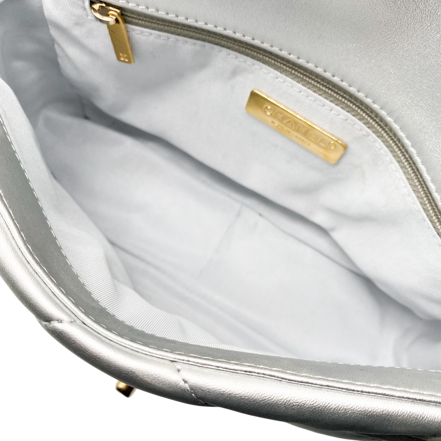 Chanel 19 Silver Medium