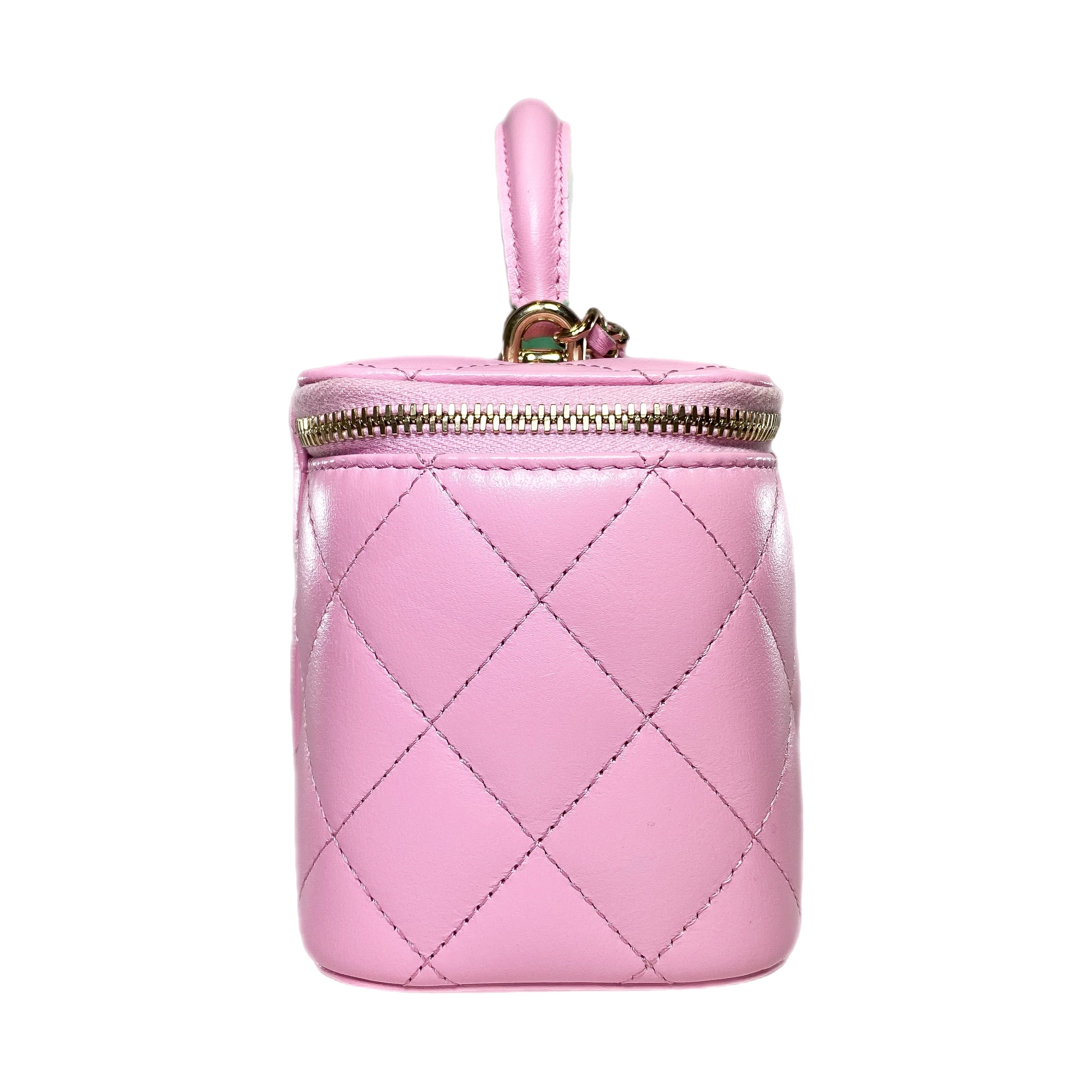 CHANEL パープルピンク　ケース NWT Authentic Chanel Fuchsia Pink Lambskin Vanity Case Handbag