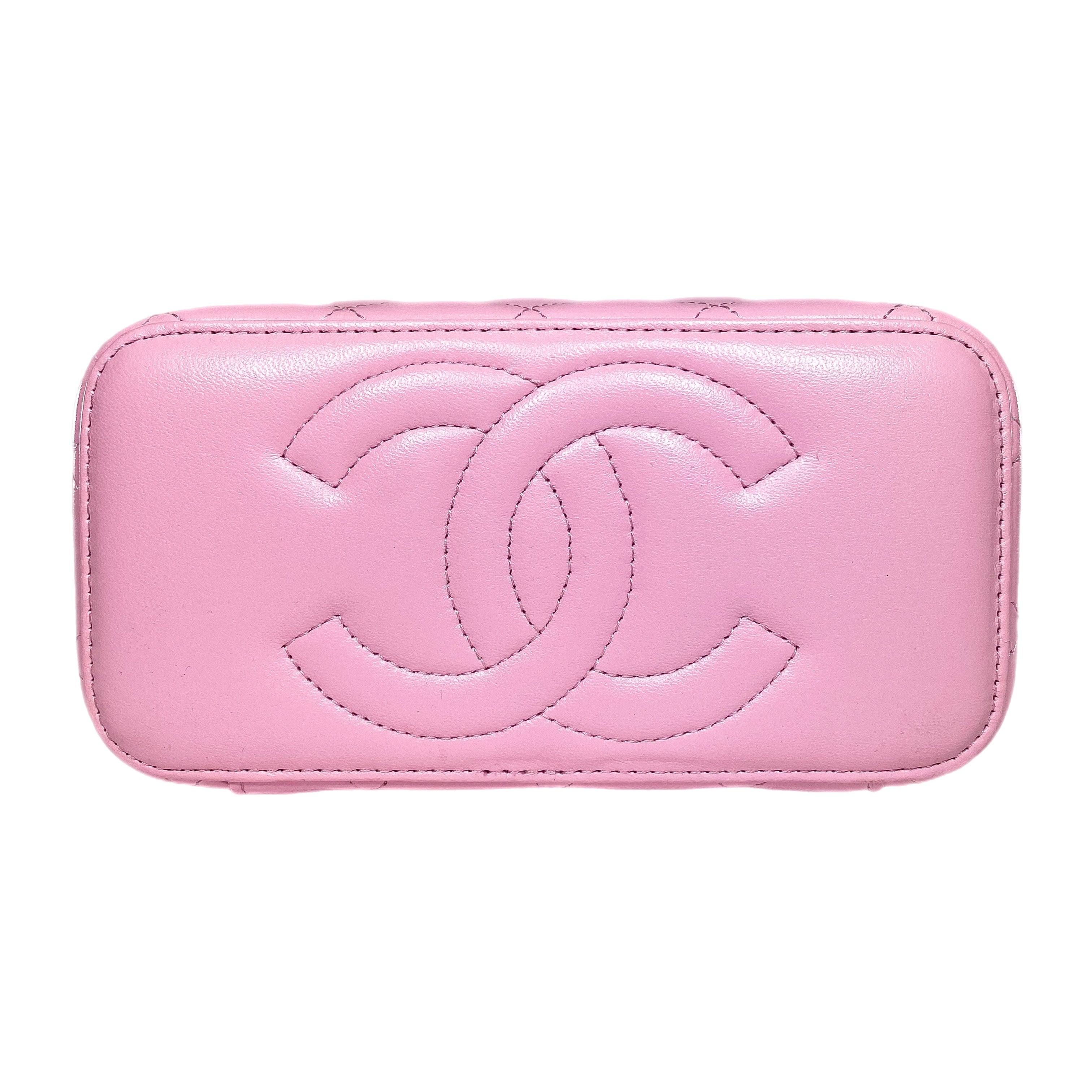 新品⭐︎激レア⭐︎CHANEL ピンク ケース　がま口タイプ Chanel Pink Mint Green Vanity Case | Consign of the Times ™