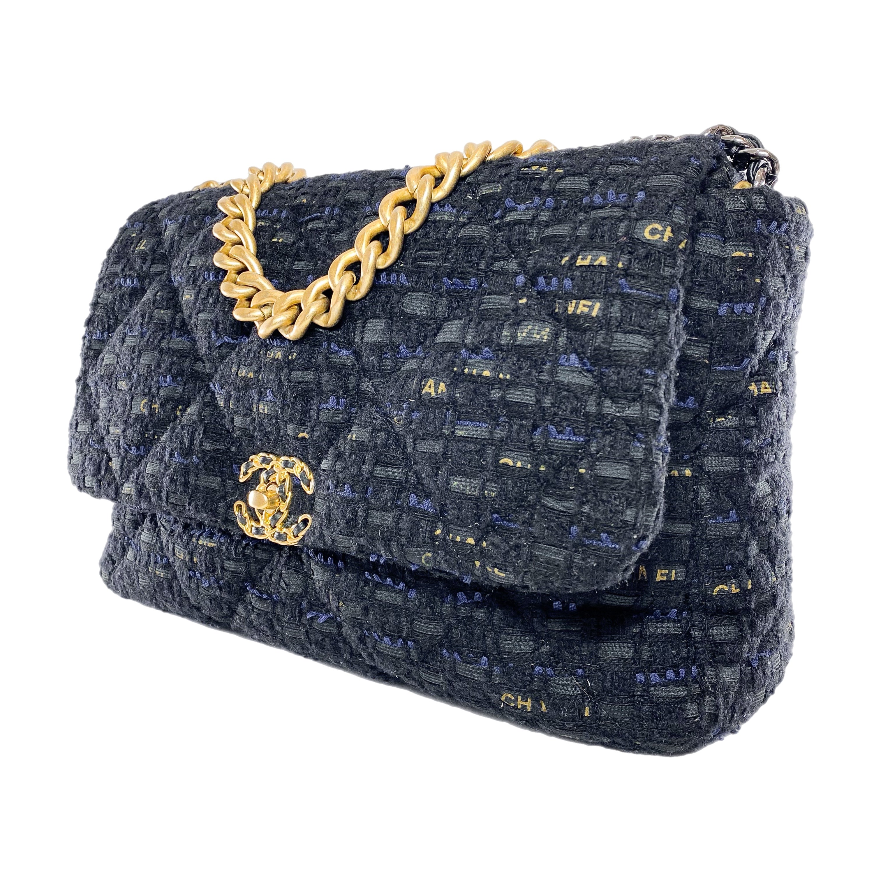 Chanel 19 Maxi Navy Black Tweed Flap Bag – Consign of the Times ™