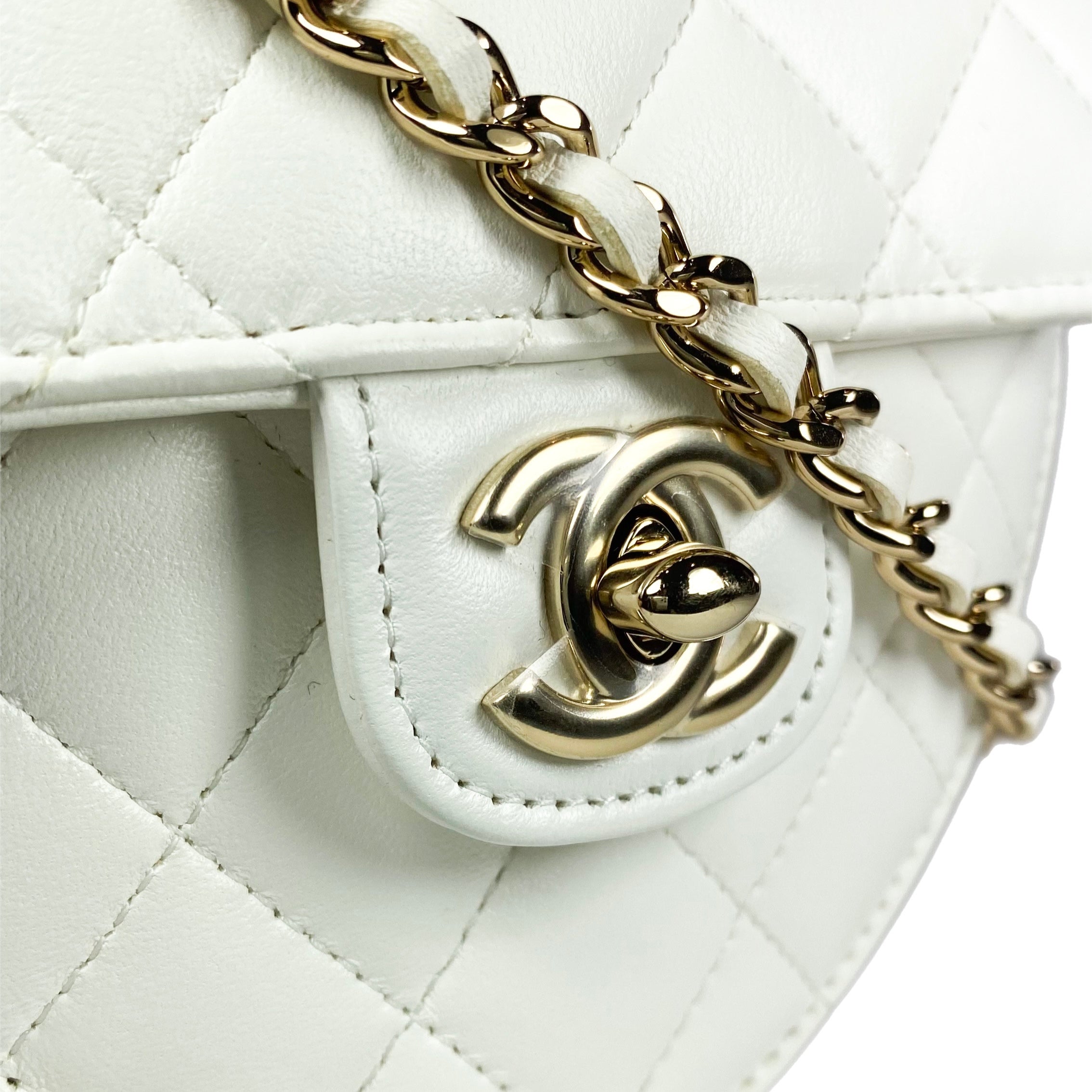 CHANEL Lambskin Quilted Chic Pearls Clutch With Chain White, FASHIONPHILE