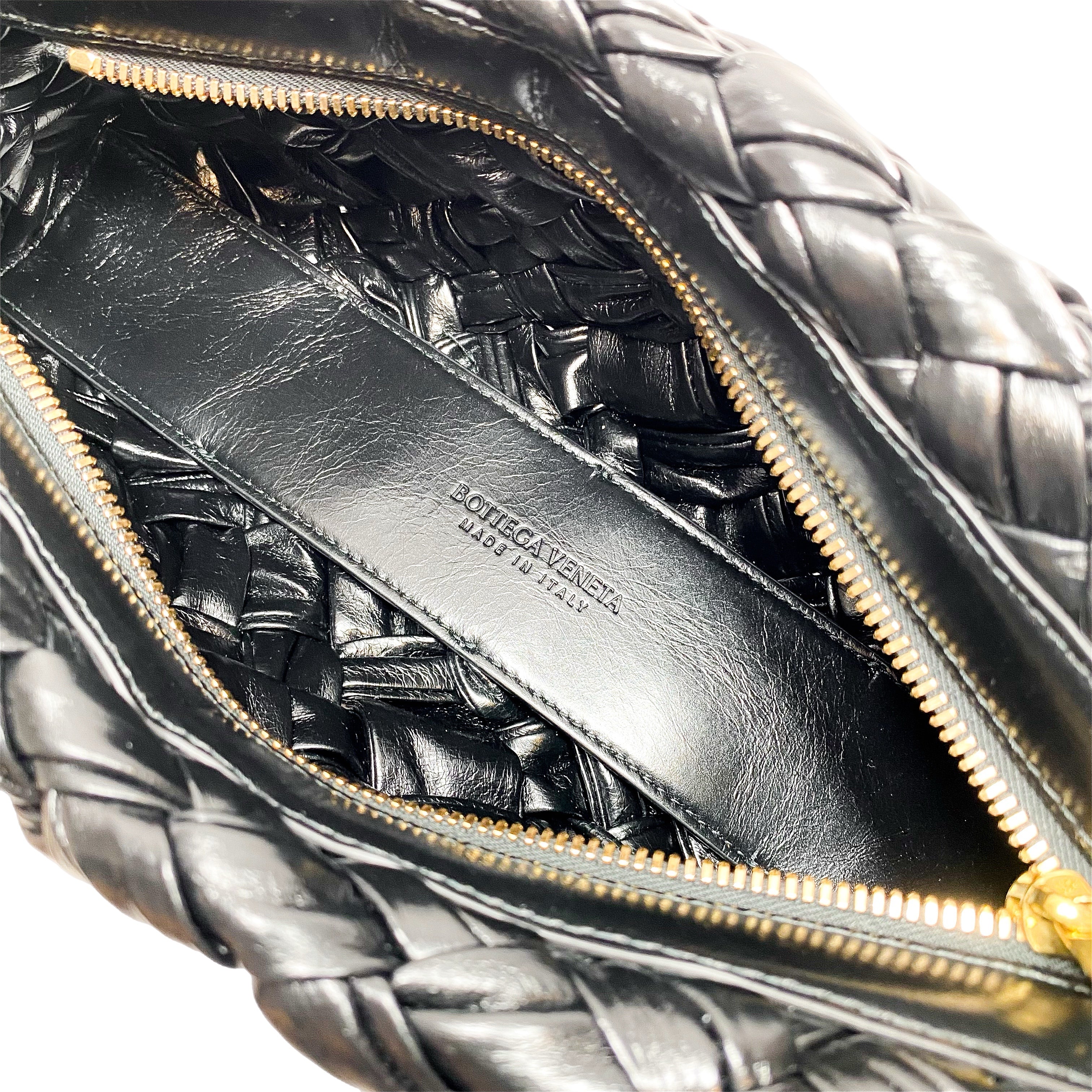 【関税&送料込】Bottega Veneta Black Leather Kalimero Cha-Ch Bottega Veneta Black Kalimero Cha-Cha Shoulder bag | Consign