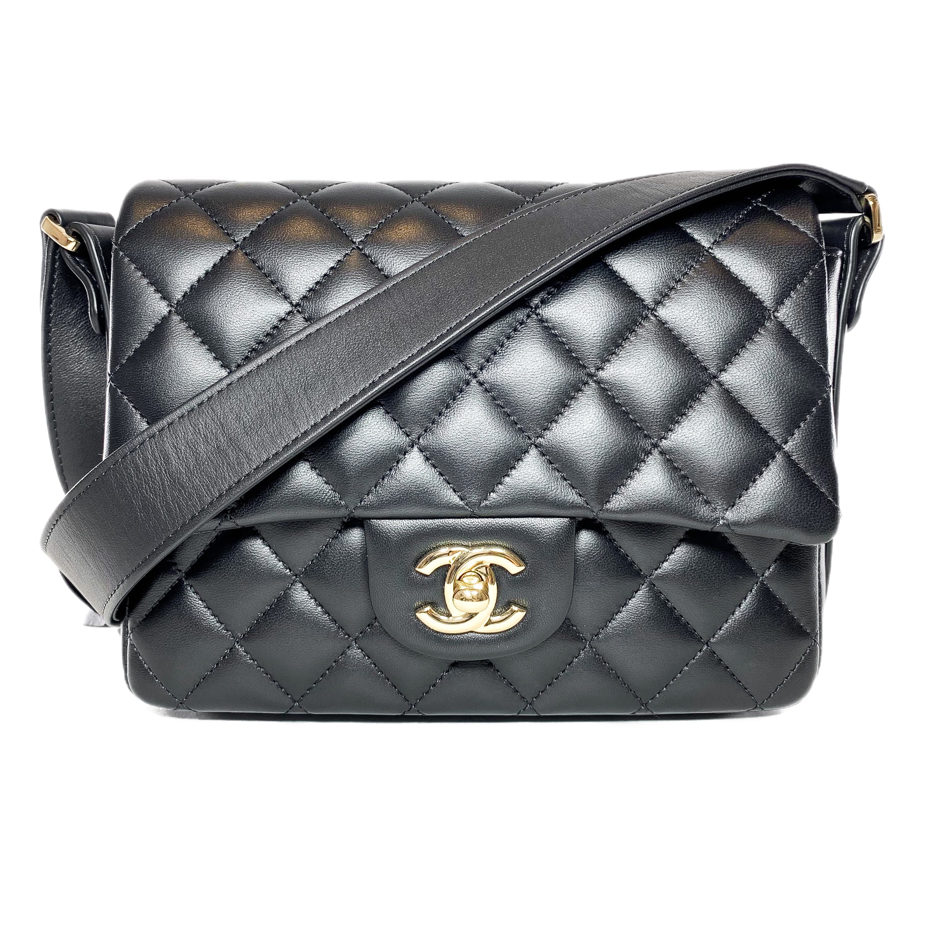 Chanel Black Quilted Bolero de Chanel Flap Bag – Consign of the