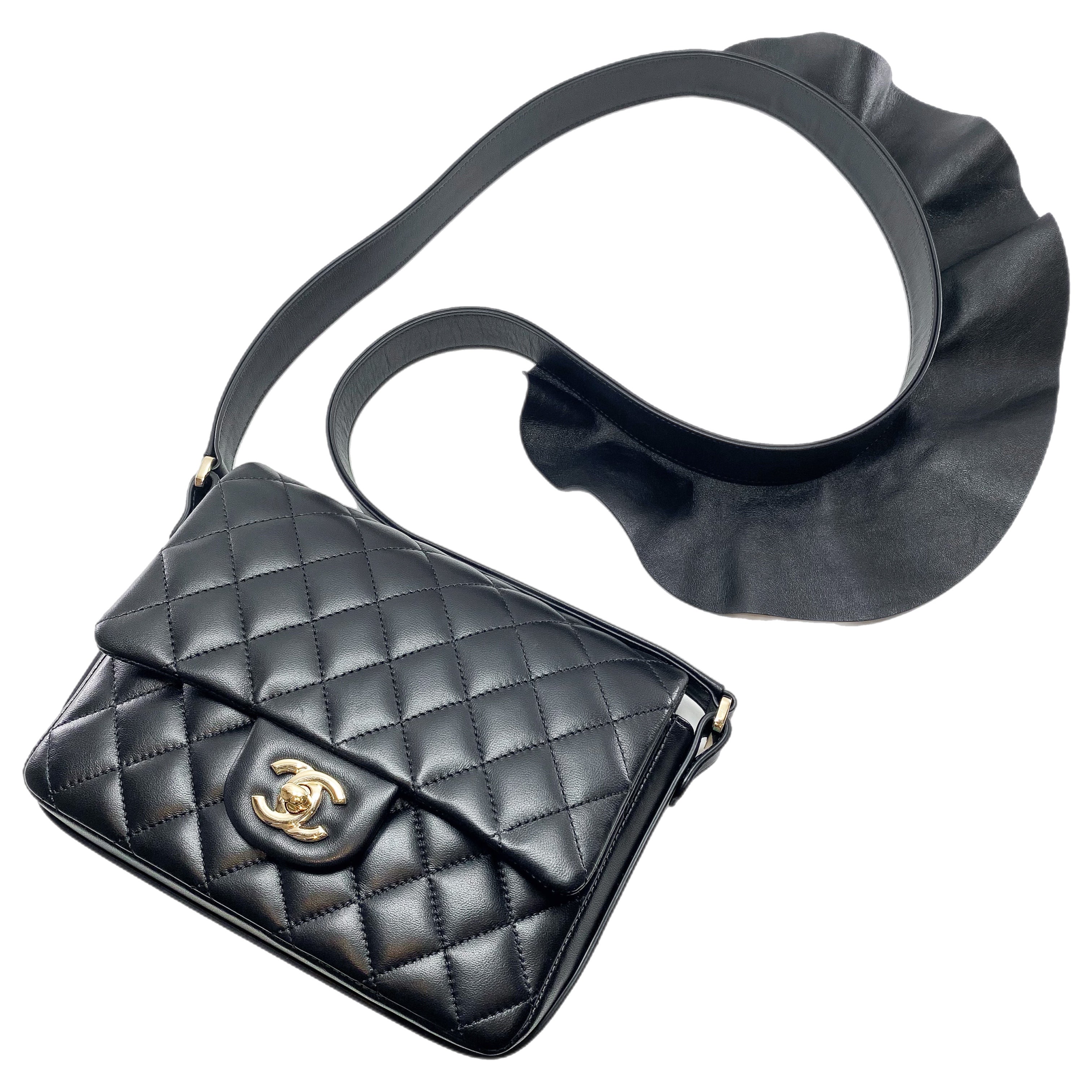 Chanel Black Quilted Bolero de Chanel Flap Bag Consign of the