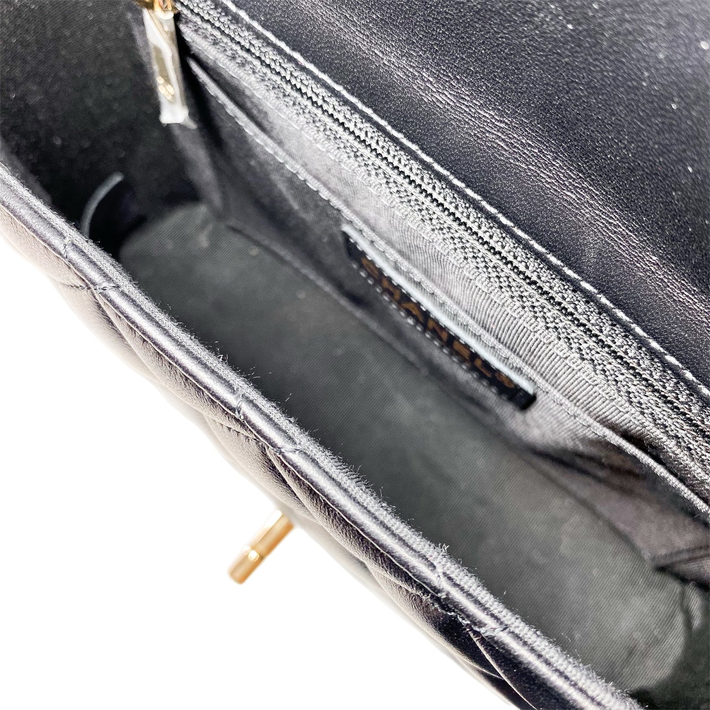 Chanel Black Quilted Bolero de Chanel Flap Bag