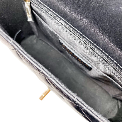 Chanel Black Quilted Bolero de Chanel Flap Bag