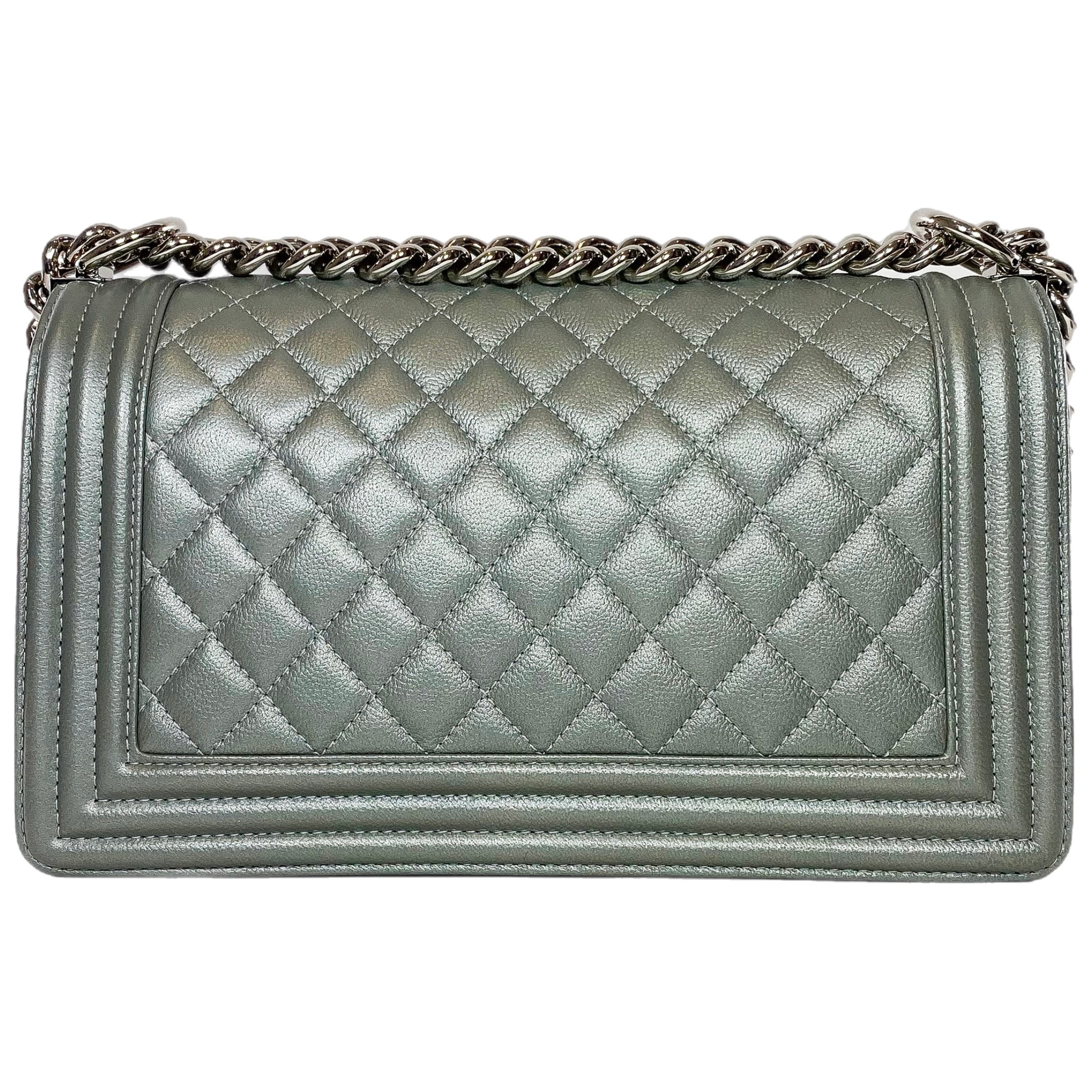 茶*様 Chanel Silver ヴィンテージバッグ Can I wear this? It's not perfect. Paid way too much : r
