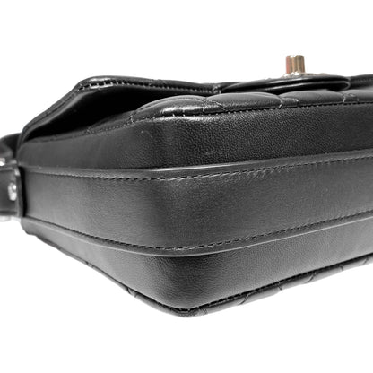 Chanel Black Quilted Bolero de Chanel Flap Bag