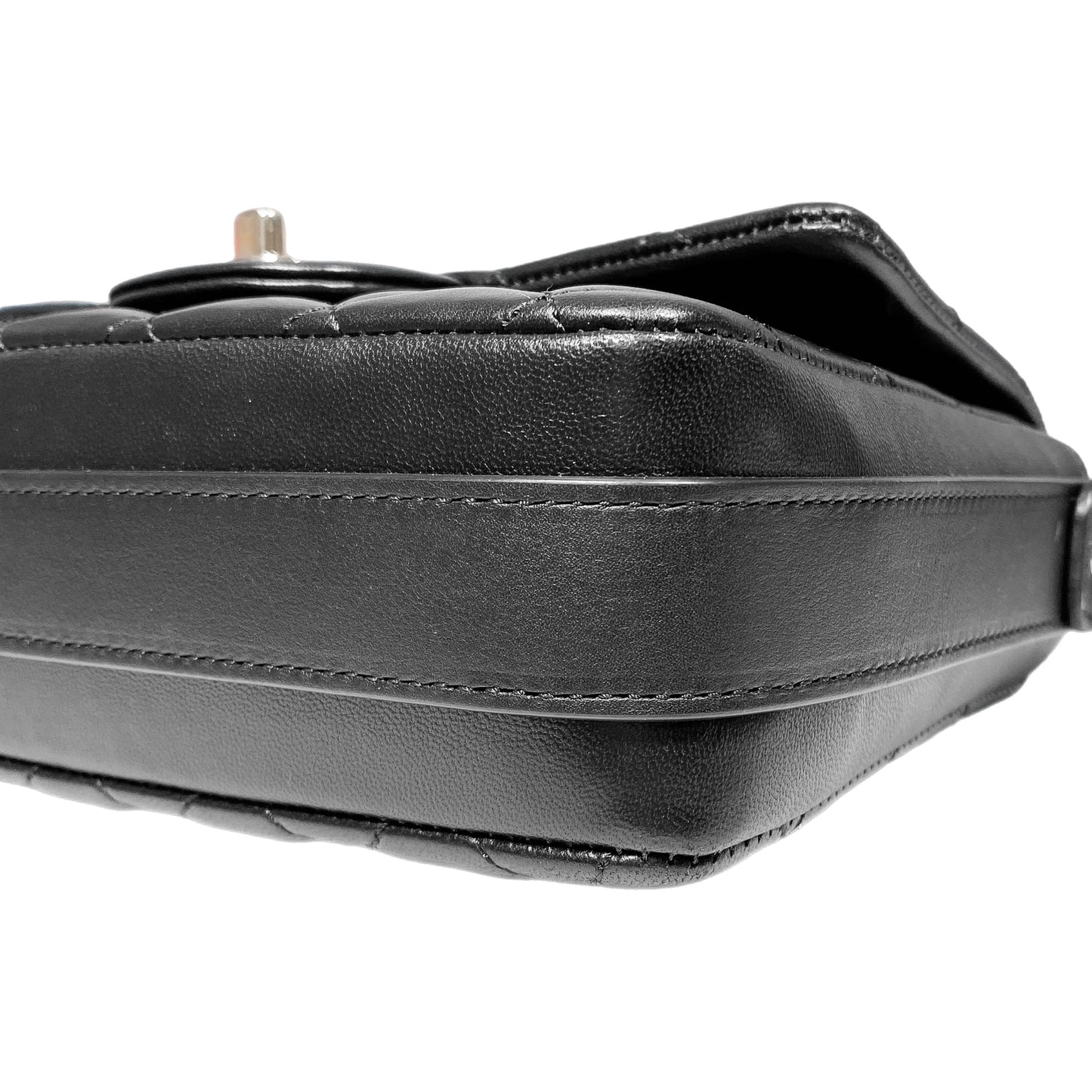 Chanel Black Quilted Bolero de Chanel Flap Bag