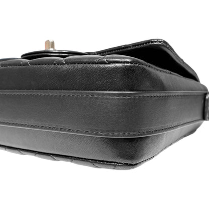 Chanel Black Quilted Bolero de Chanel Flap Bag