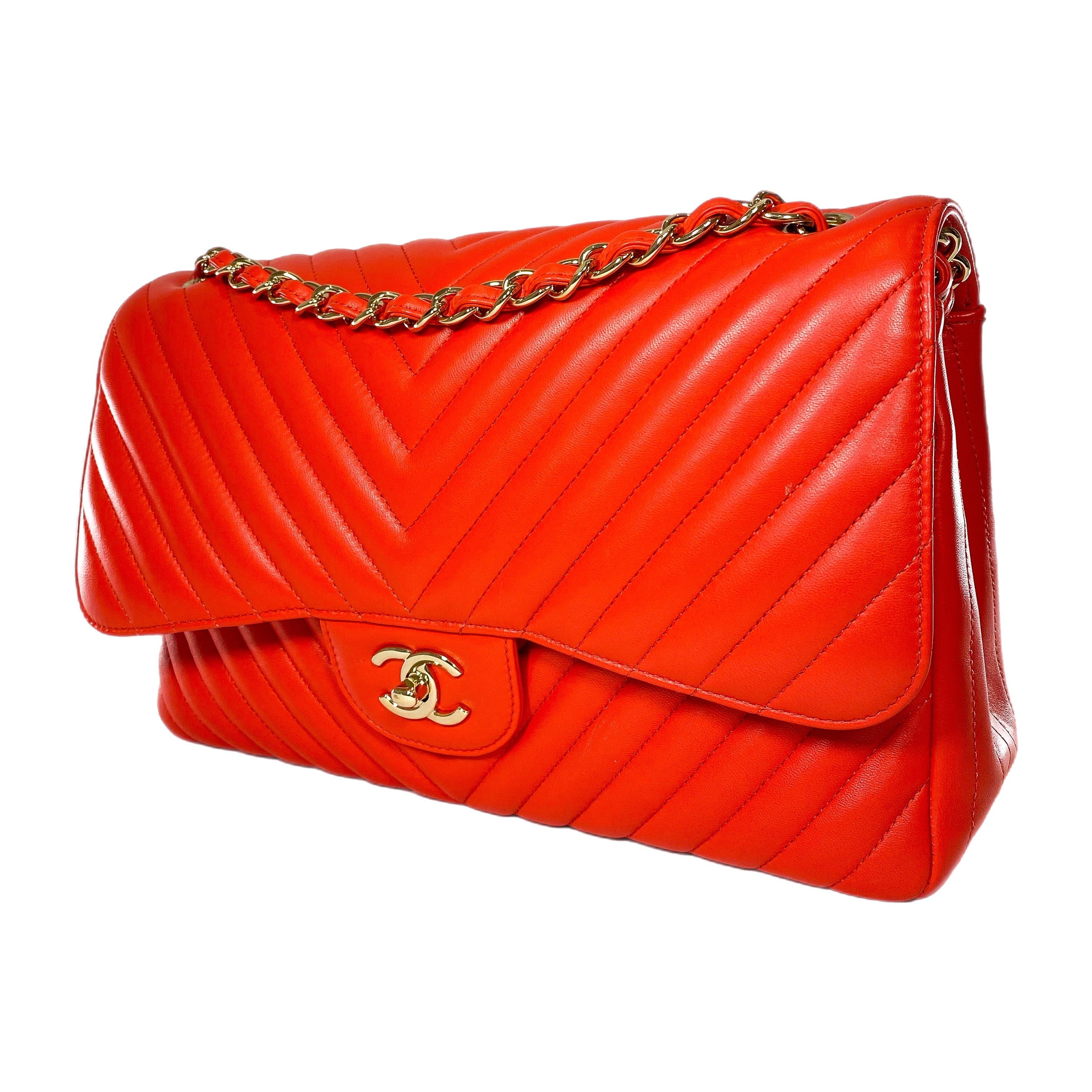 CHANEL　バッグ　 レッド Chanel Red Jumbo Chevron Double Flap Bag – Consign of the Times ™