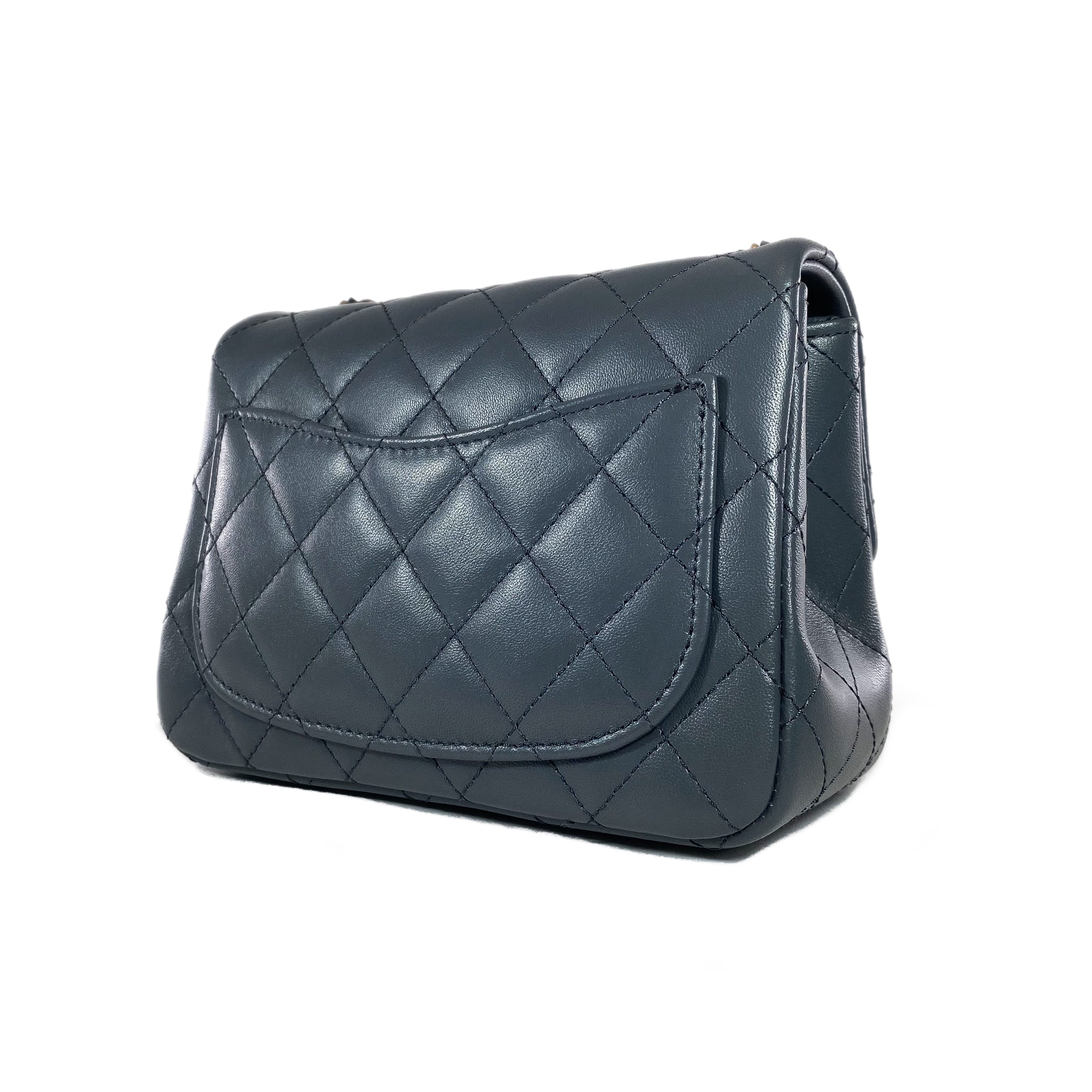 MM チャコールグレーXS Chanel Dark Gray Mini Square Pearl Crush Flap Bag – Consign of the