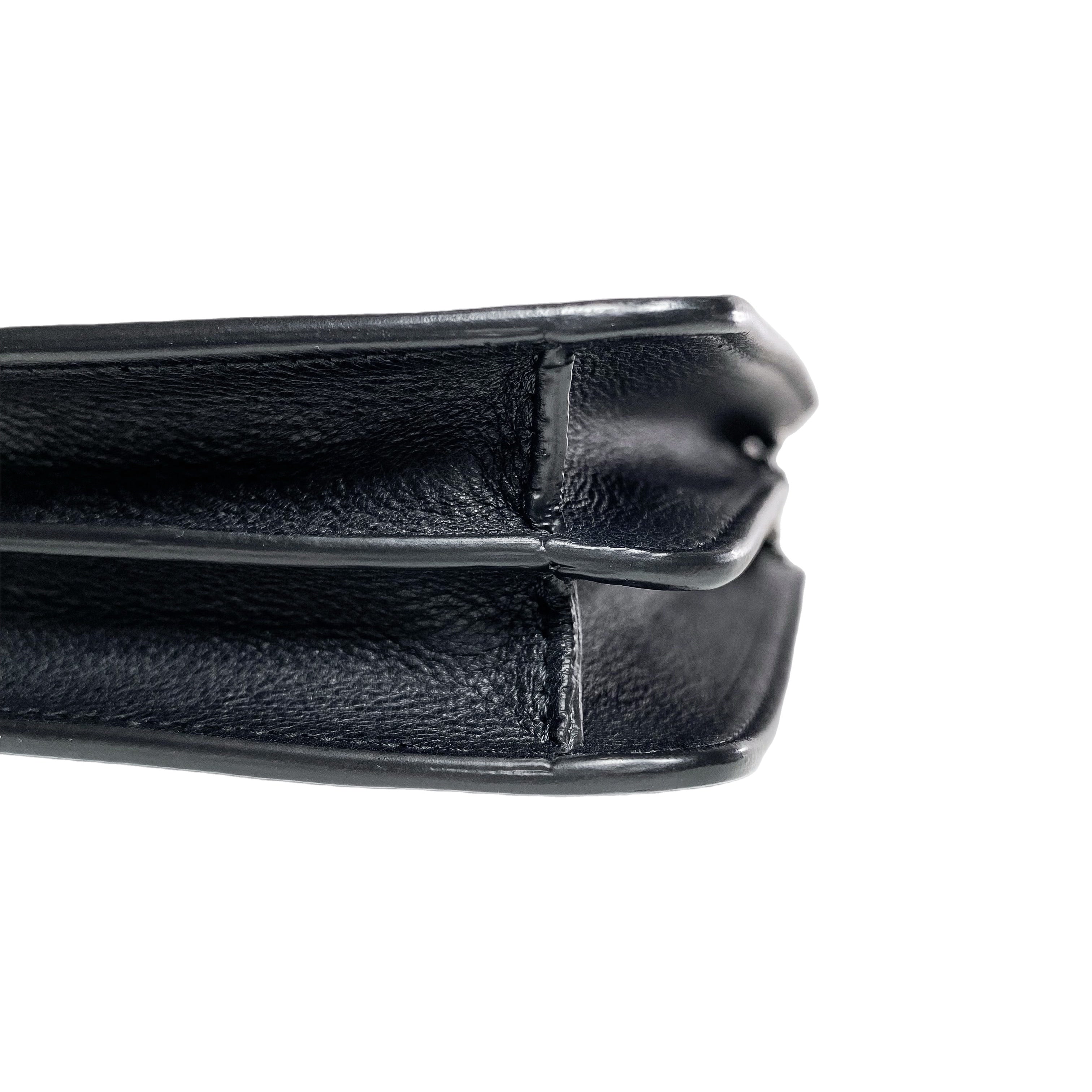 Chanel Black CC Phone Holder Crossbody – Consign of the Times ™