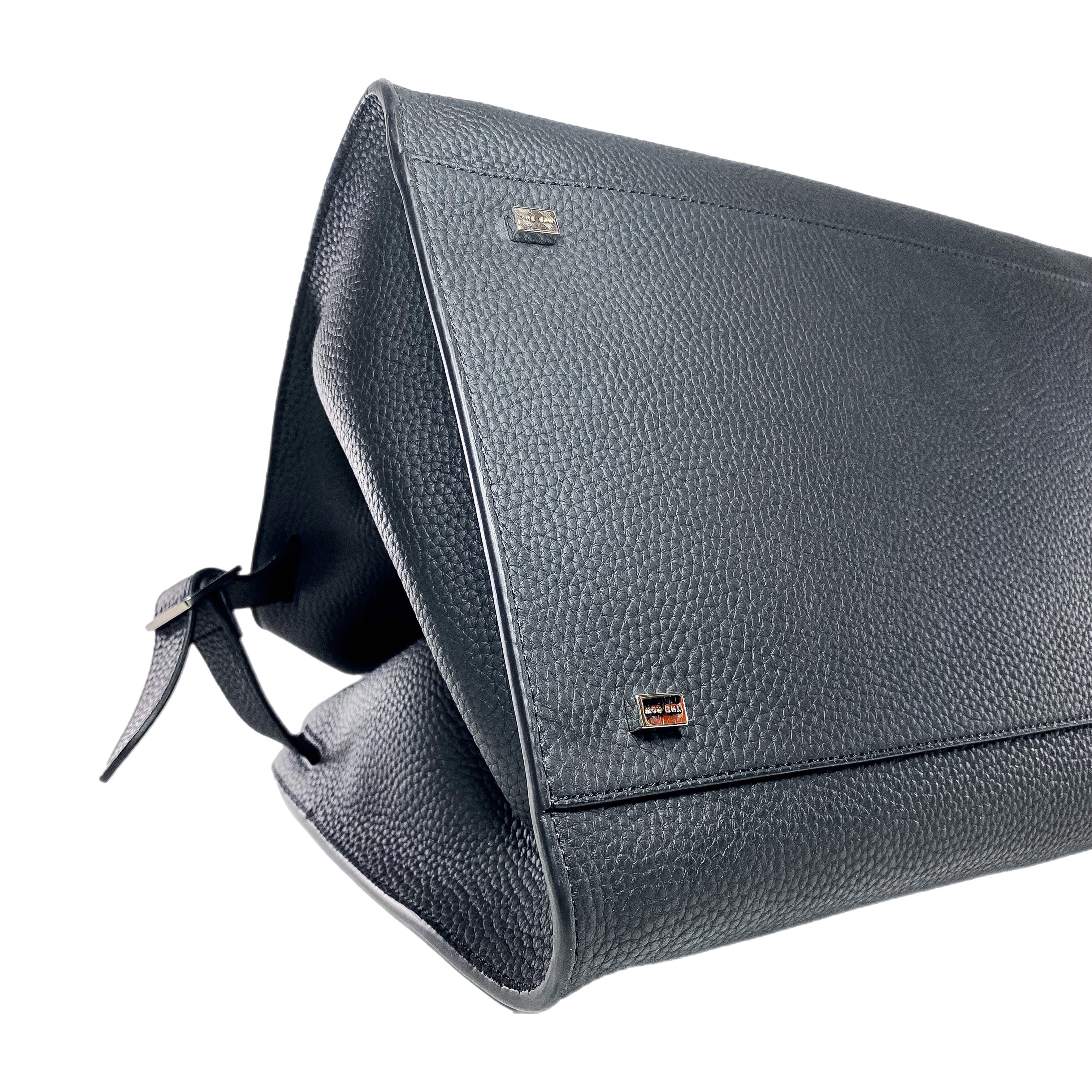 THE ROW ☆Soft Margaux 15 Sac en Cuir Grain Leather Black Soft Margaux 15 Bag Black in Leather – The Row