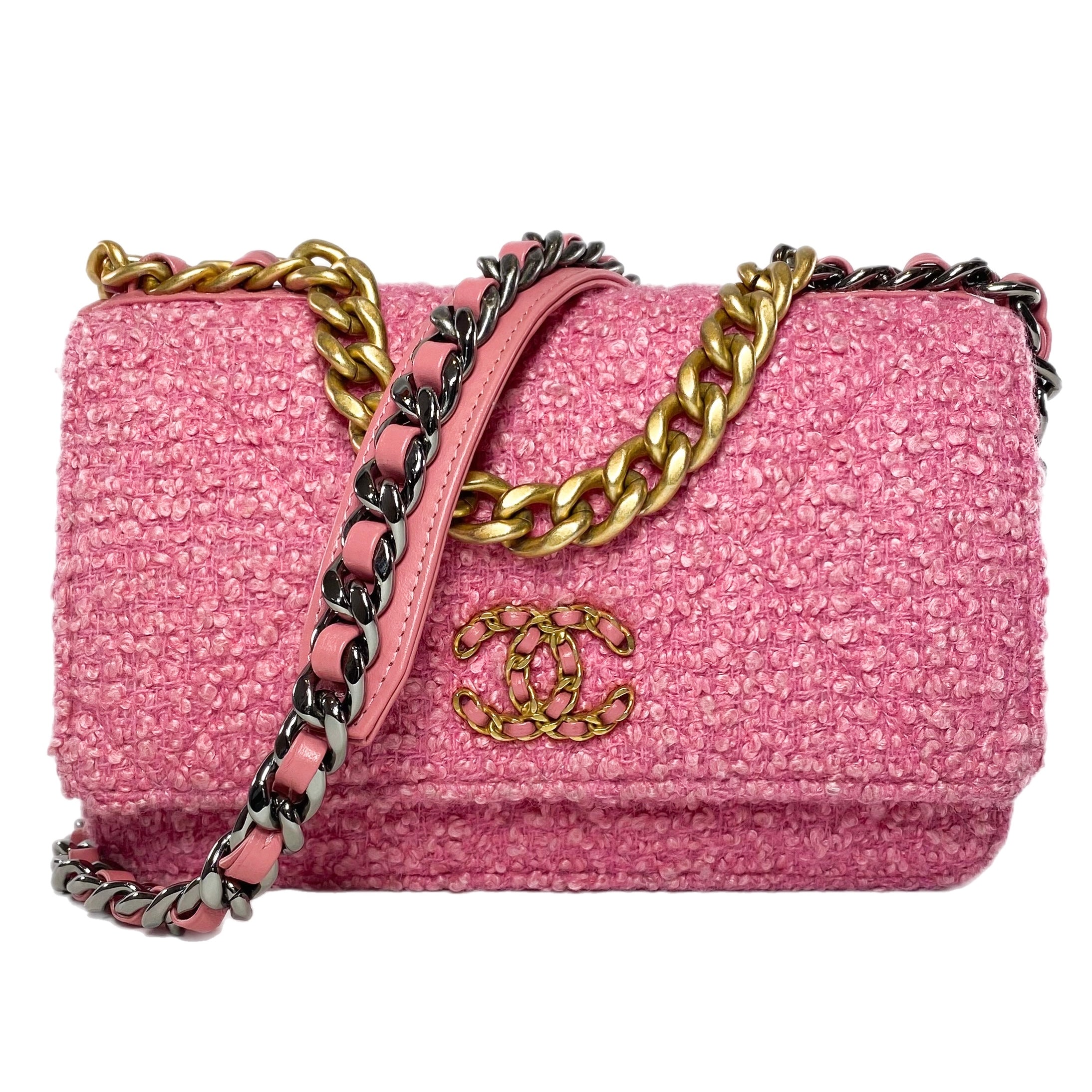 CHANEL Sequin Chanel 19 Round Clutch With Chain Coral | FASHIONPHILE