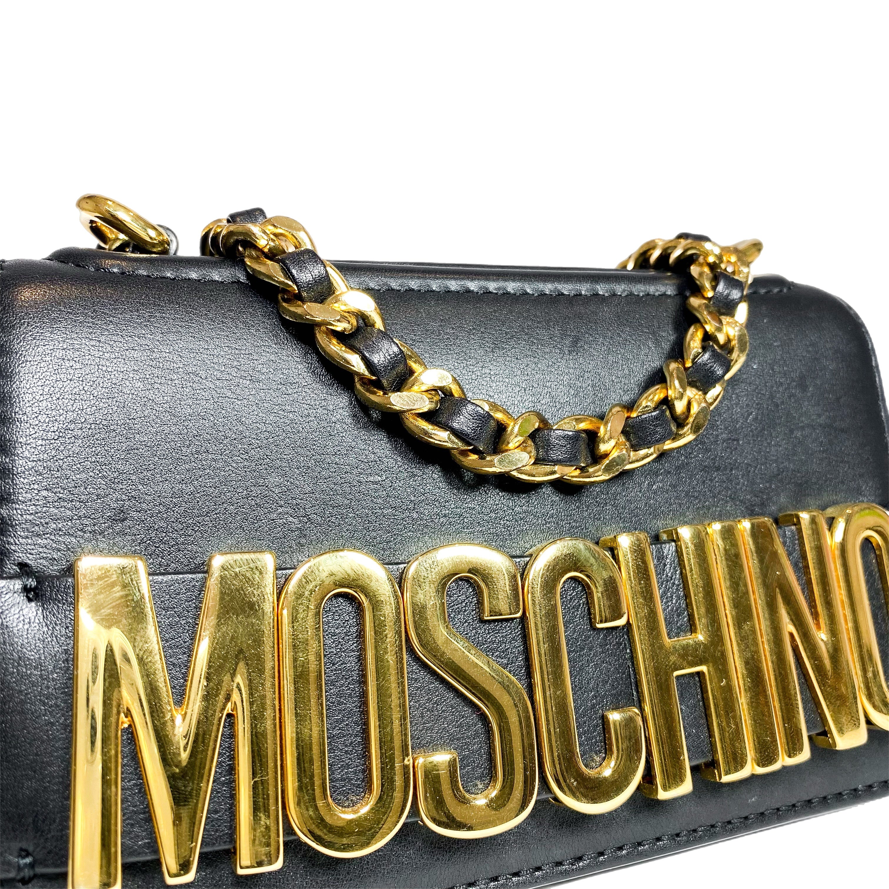 MOSCHINO モスキーノ ボディバッグ ゴールドロゴ MOSCHINO モスキーノ ボディバッグ ウエストバッグ ゴールド金具ロゴ