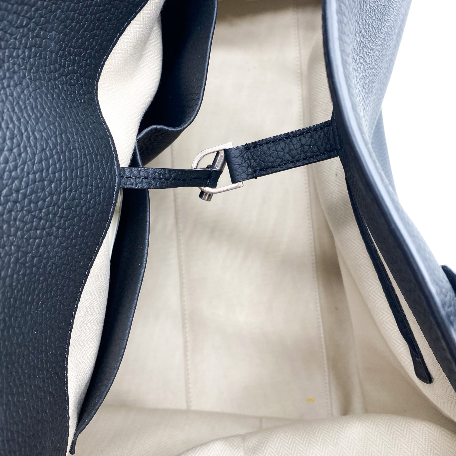 The Row Marlo 17 Black Ans Pebbled Tote