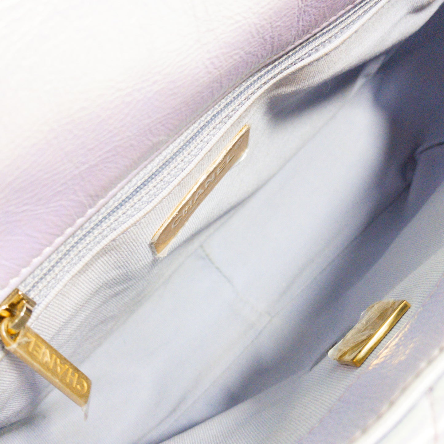 Chanel Medium 19 Iridescent Lavender