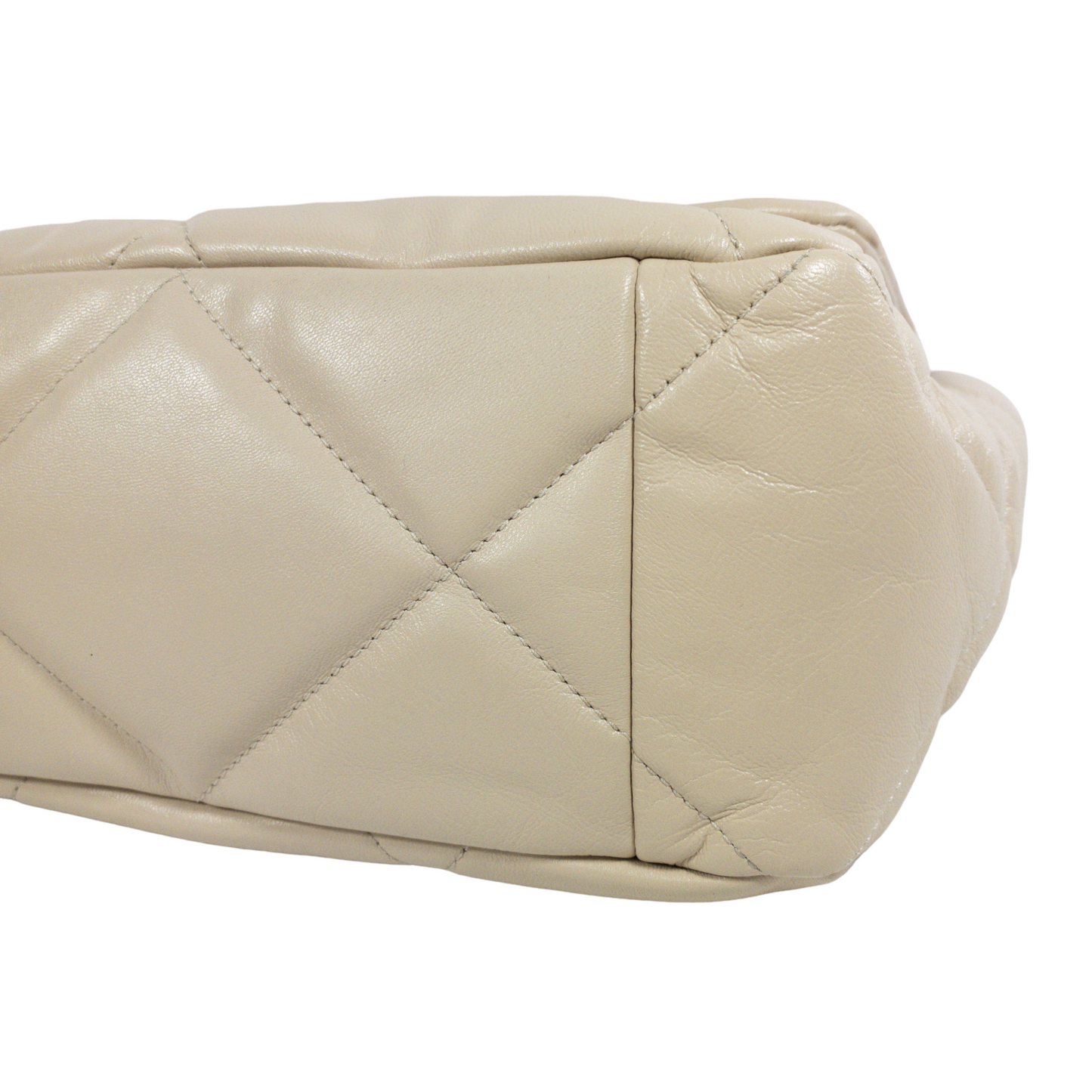 Chanel Maxi 19 Beige