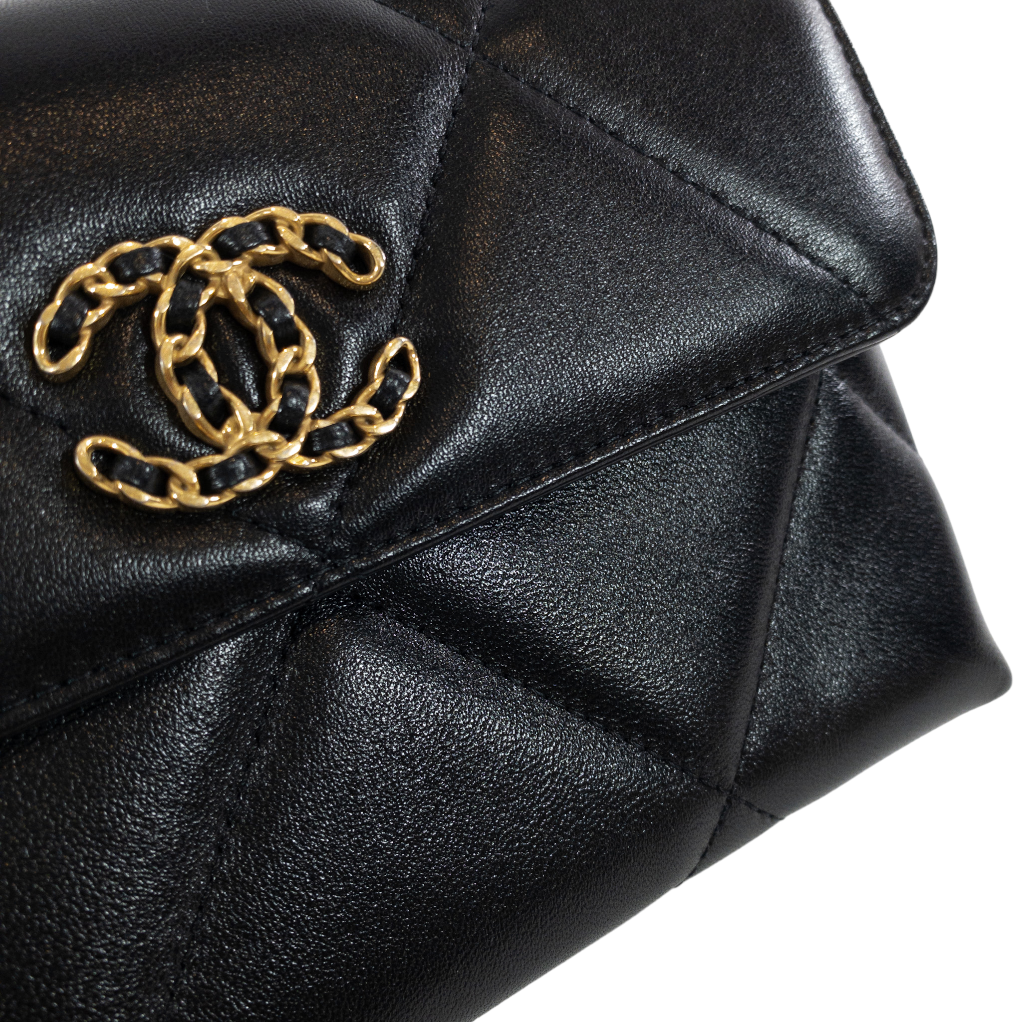 Chanel 19 Wristlet Clutch – Consign of the Times ™