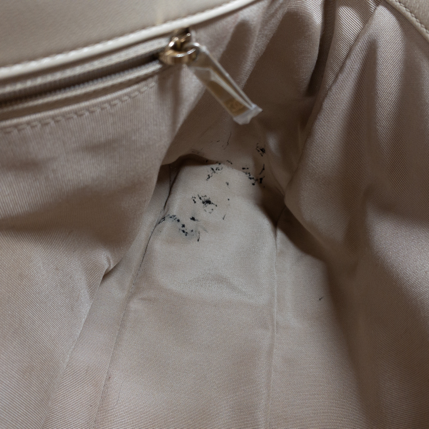 Chanel Maxi 19 Beige