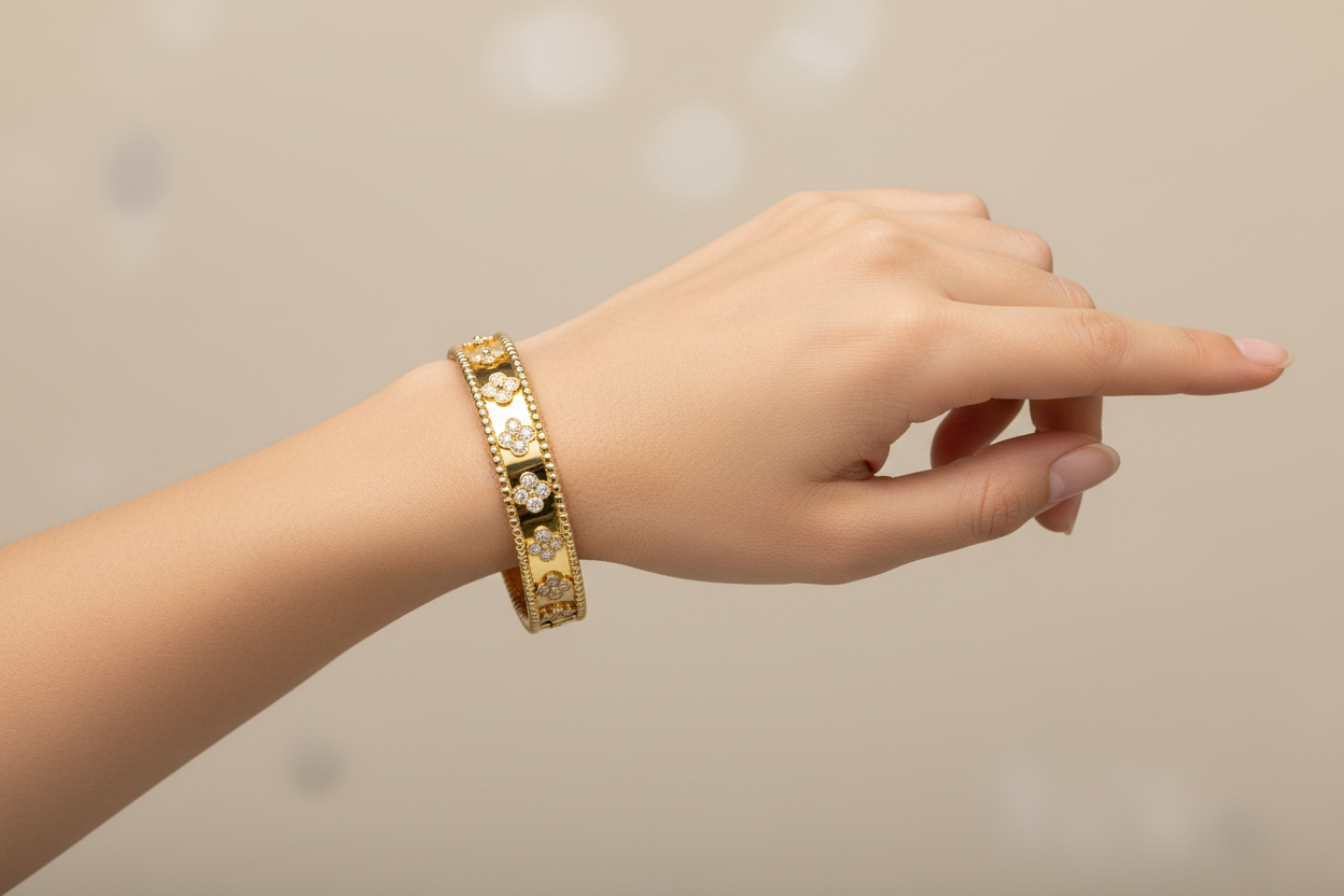 Van Cleef & Arpels Perlee Clovers Bracelet - delicate version