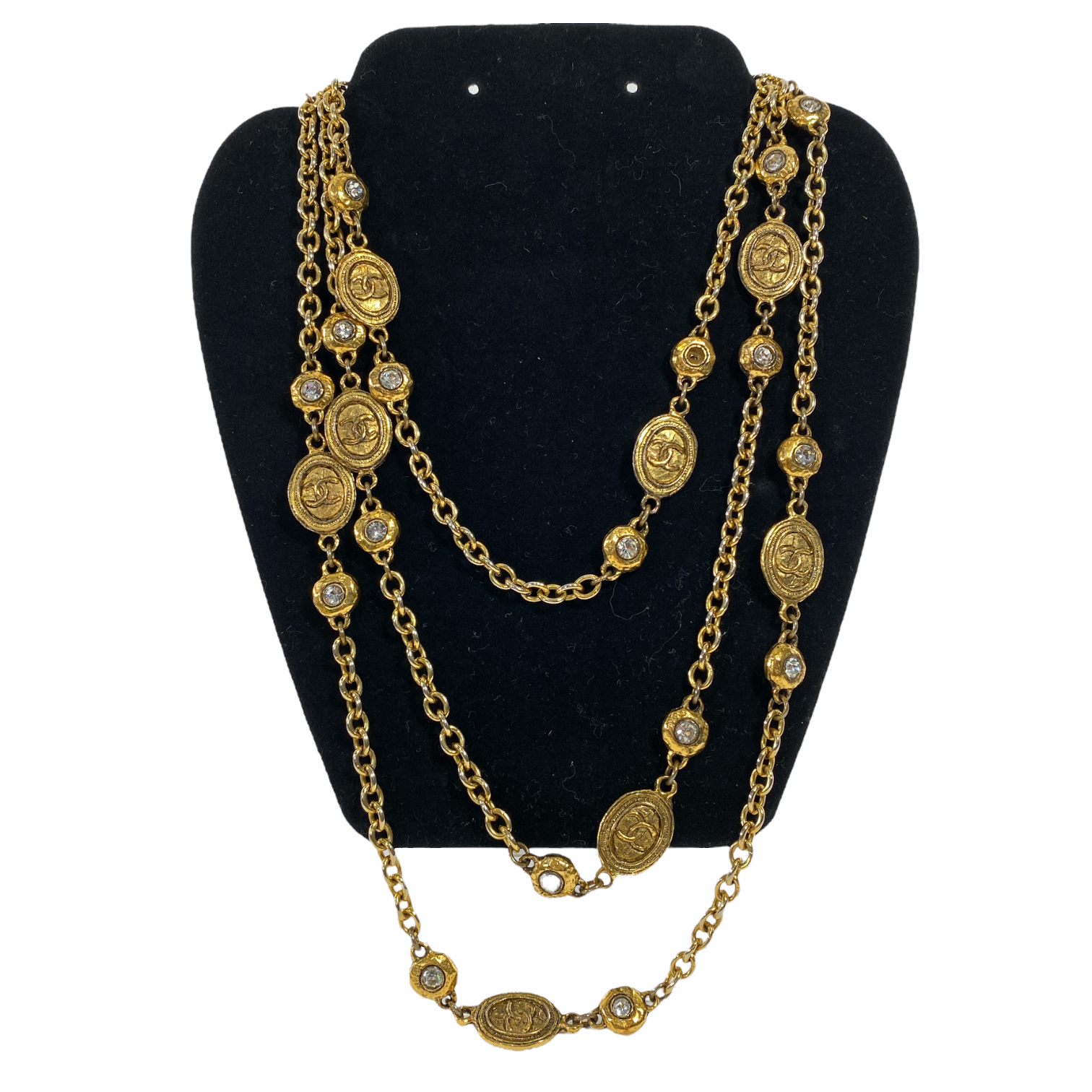 Chanel pearl necklace w/ gold medallion - Vintage Lux