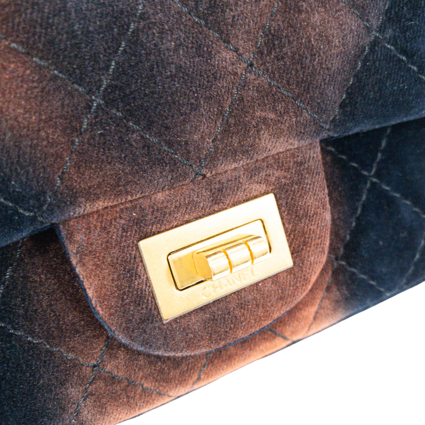 Chanel Ombre Velvet 2.55 Reissue 225