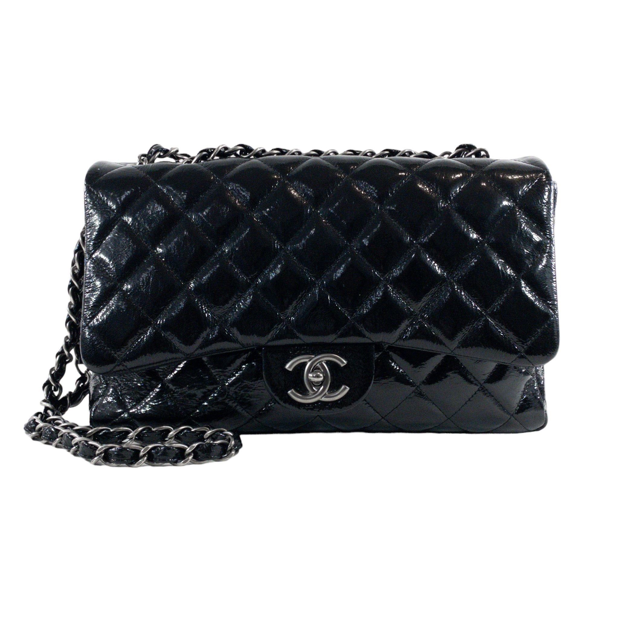 women's chanel flap bag